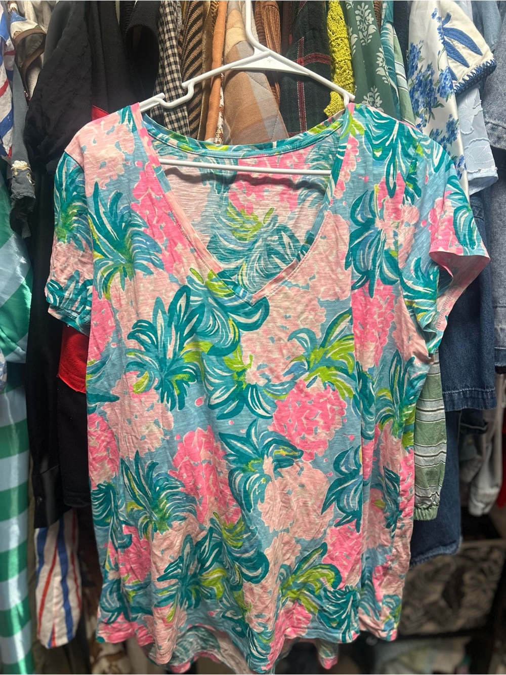 Lilly Pulitzer Pink Blue Tropical V-Neck Short Sleeve Tee